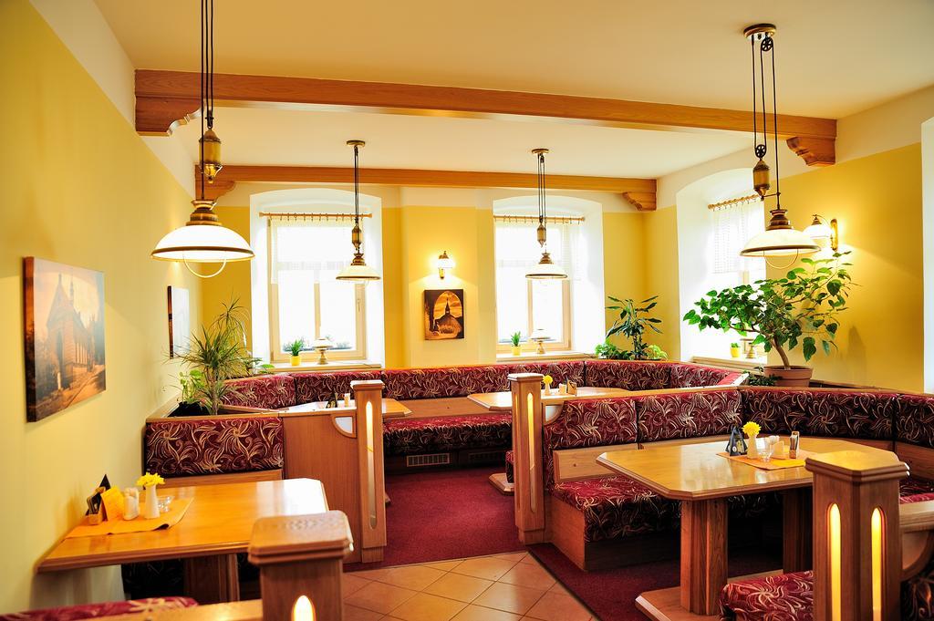 Hotel Praha Potštejn Buitenkant foto
